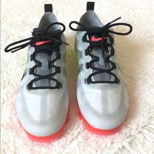 NIKE AIR VAPORMAX neon collection